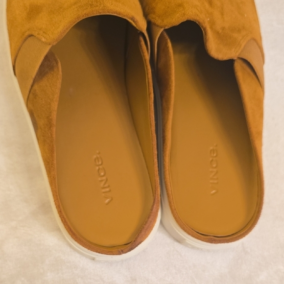 Vince Brown Tan Suede Flats with Sleek Design - Picture 7 of 9